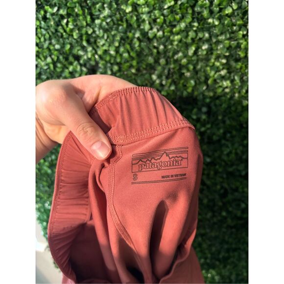 Patagonia Brick Red Pink Womens Skort Size Small - Picture 3 of 4